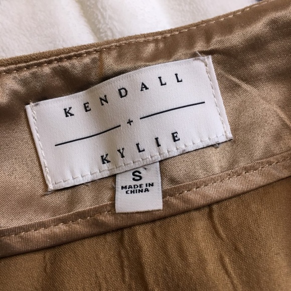PacSun - Kendall + Kylie - Brown Button-Front Faux Suede Skirt - Picture 3 of 4